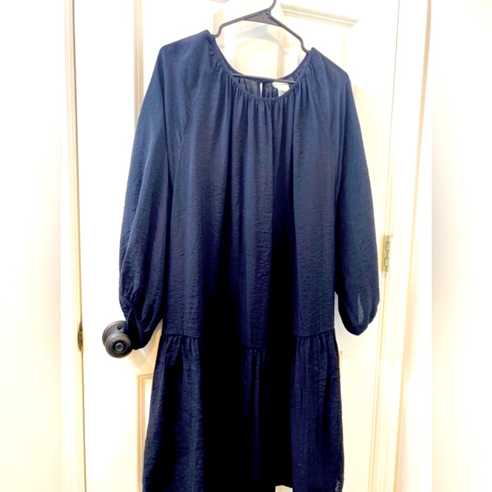 H&M Black dress with balloon sleeves -A bloggers’ fave!